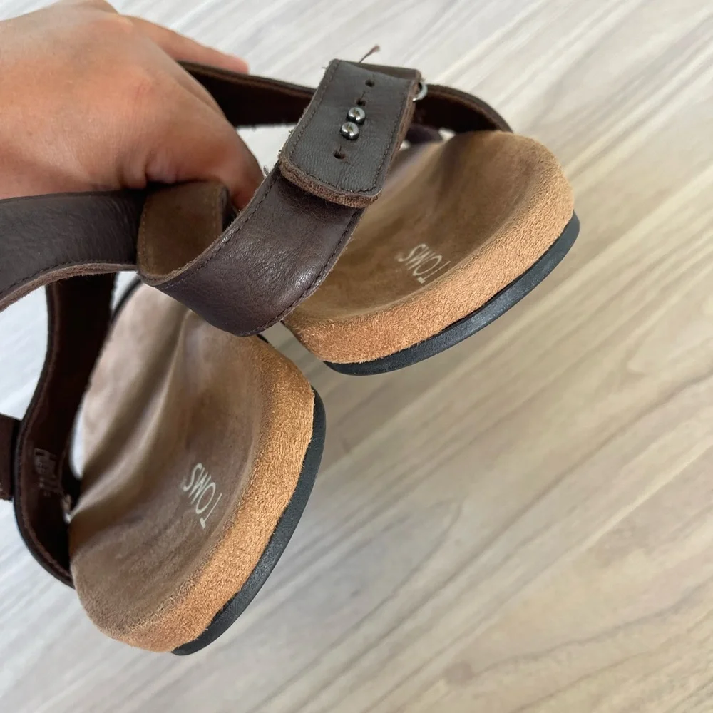 Toms Brown Leather Sandals